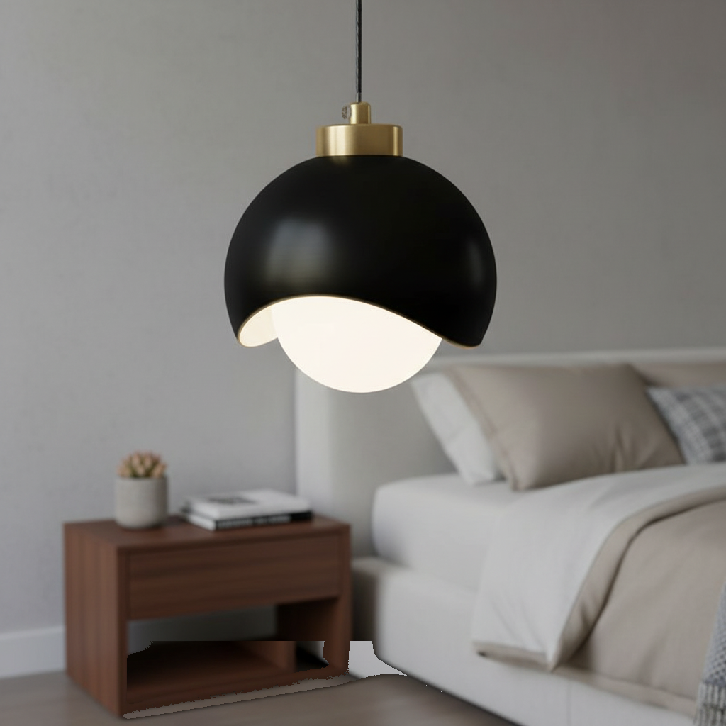 Suspension Boule Noire Dorée Design Globe Unique mise en ambiance dans un intérieur