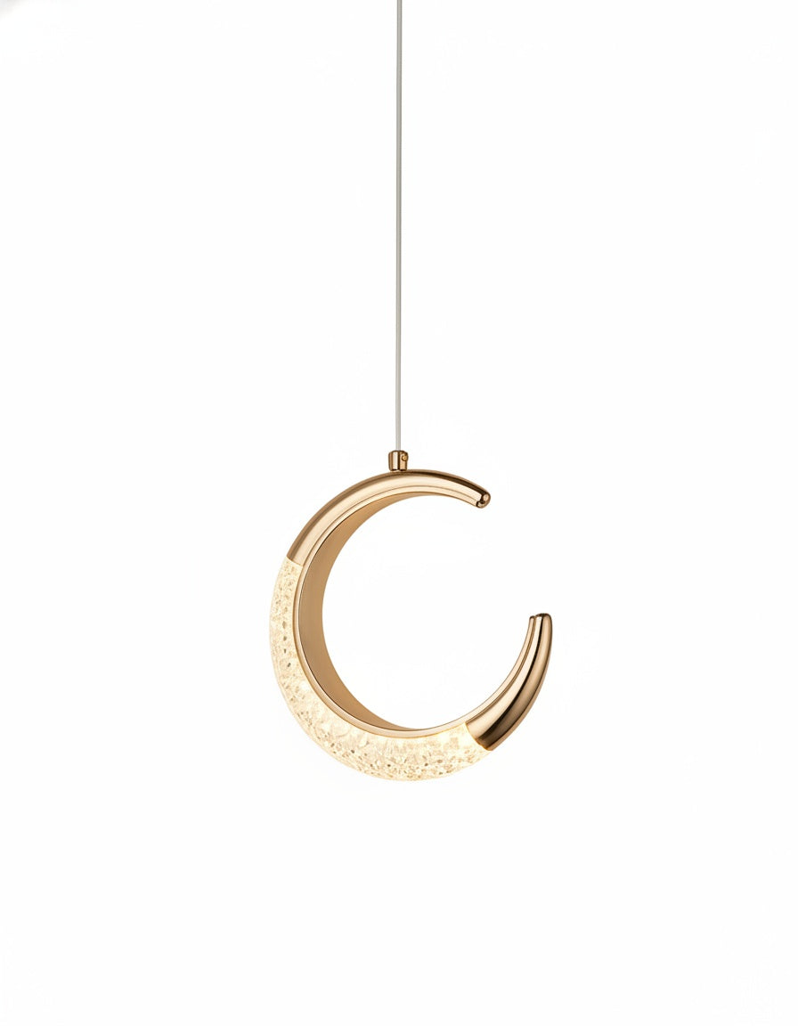 Suspension Croissant de Lune LED Cristal Design Doré - vue produit sur fond blanc