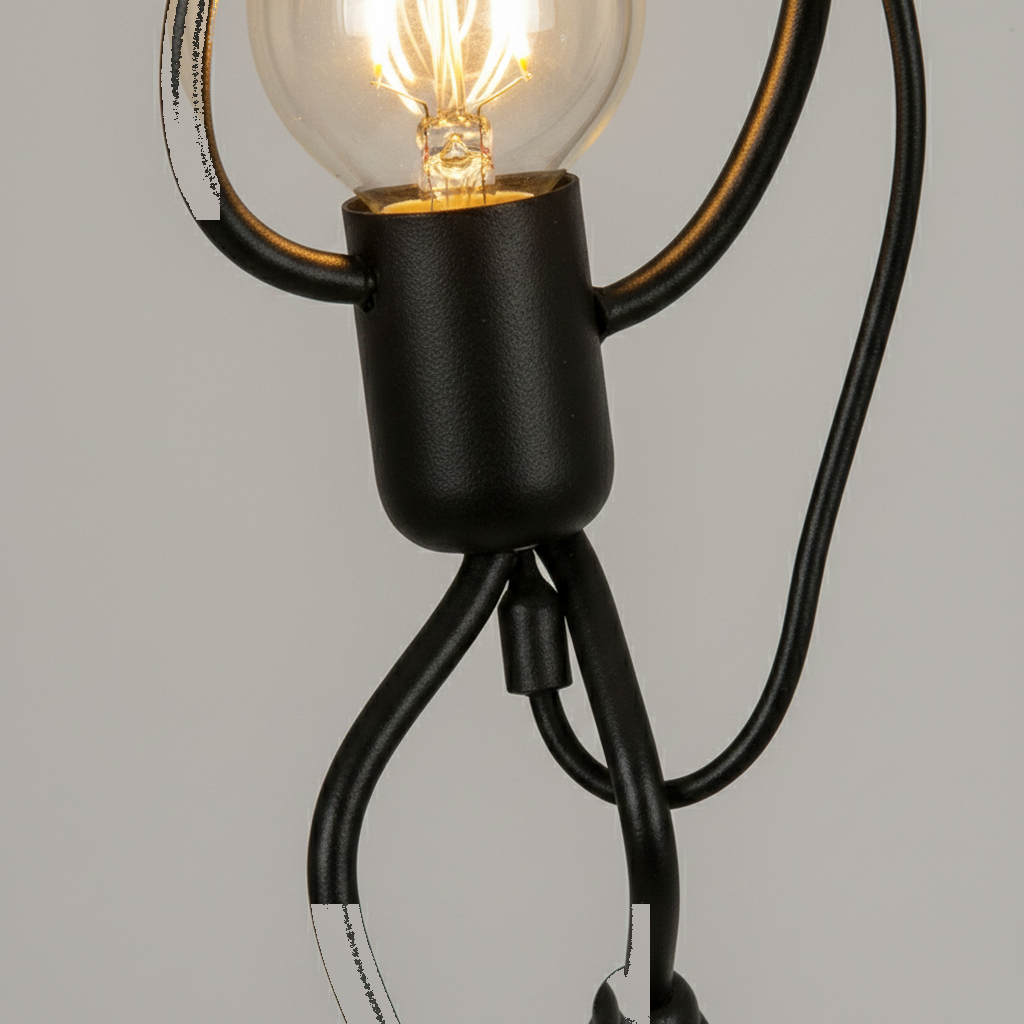 Suspension Petit Bonhomme Métal Noir Design - gros plan sur les détails de fabrication