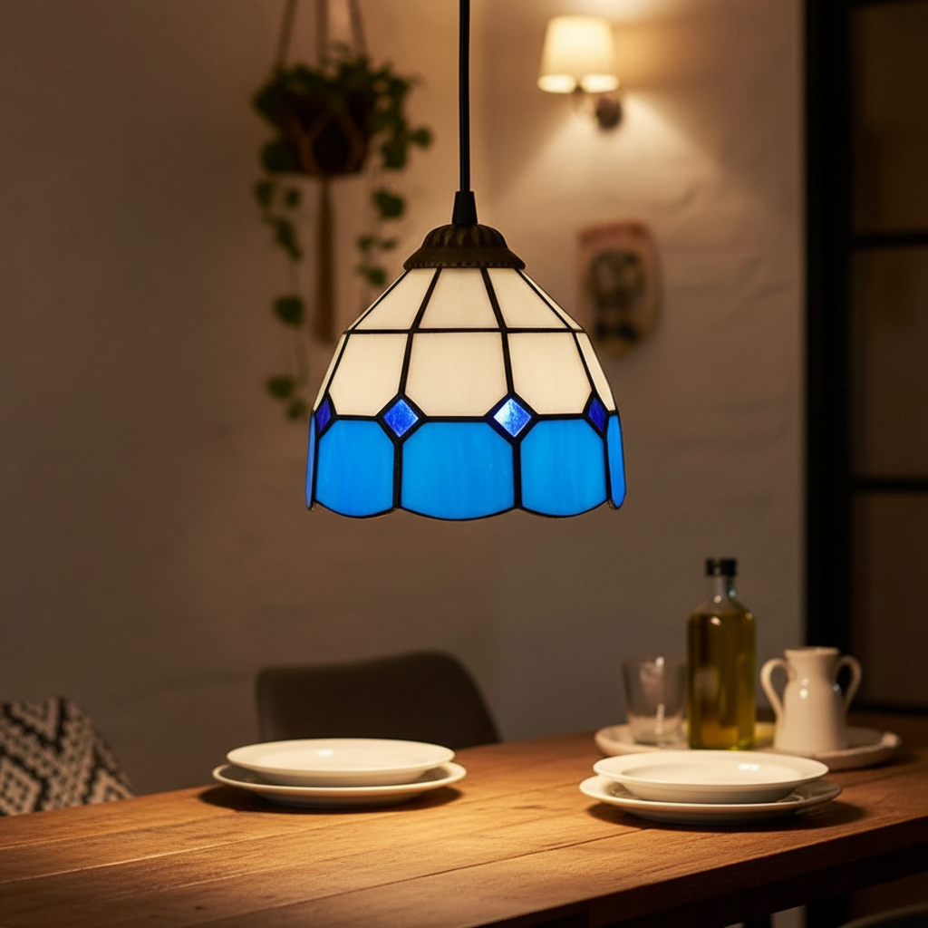 Suspension Vitrail Mosaïque Bleu Méditerranéen mise en ambiance dans un intérieur