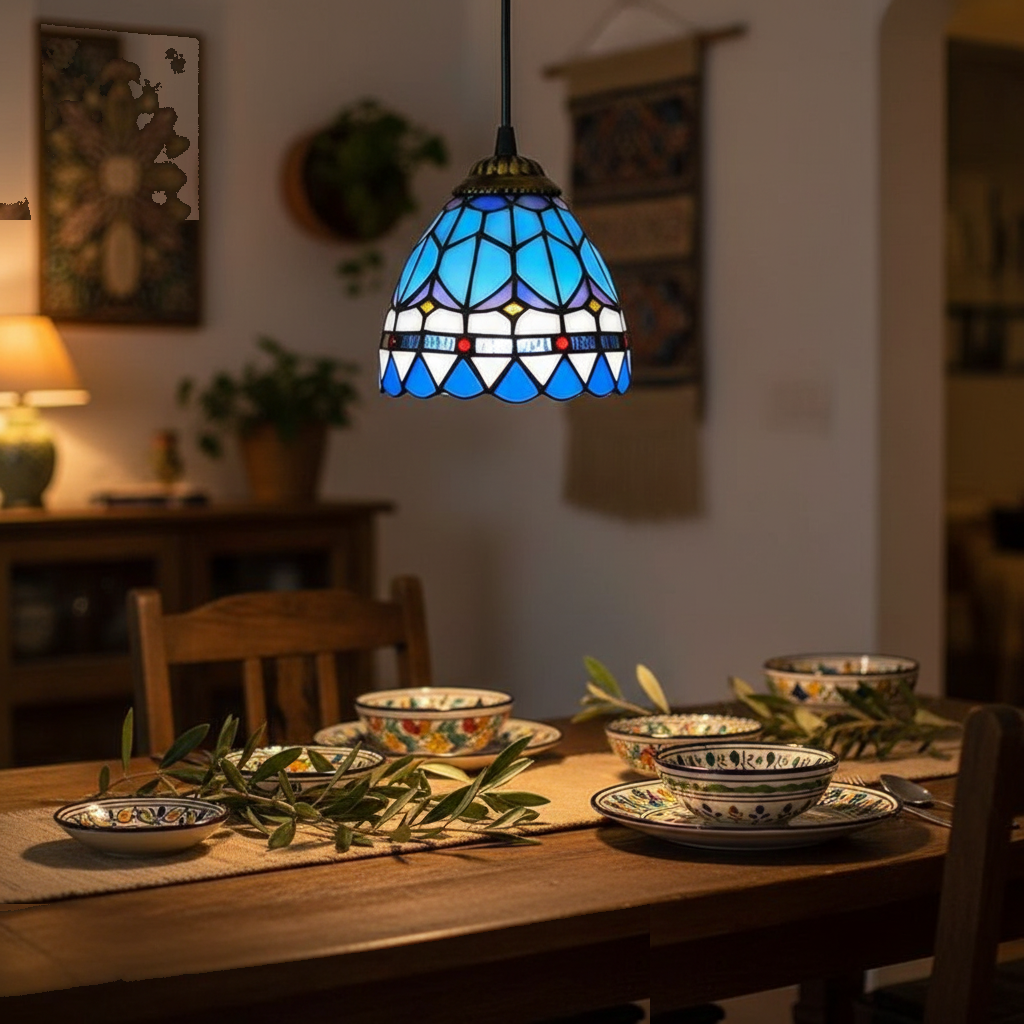 Suspension Vitrail Mosaïque Méditerranéenne mise en ambiance dans un intérieur - version bleue