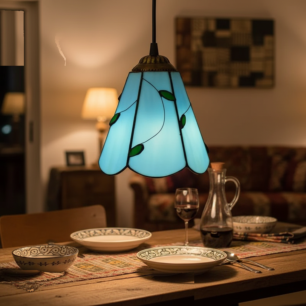 Suspension Vitrail Tiffany Feuillage Bleu mise en ambiance dans un intérieur